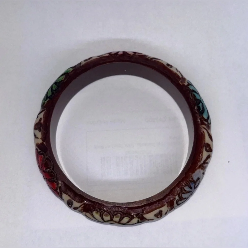 N/A vintage carved